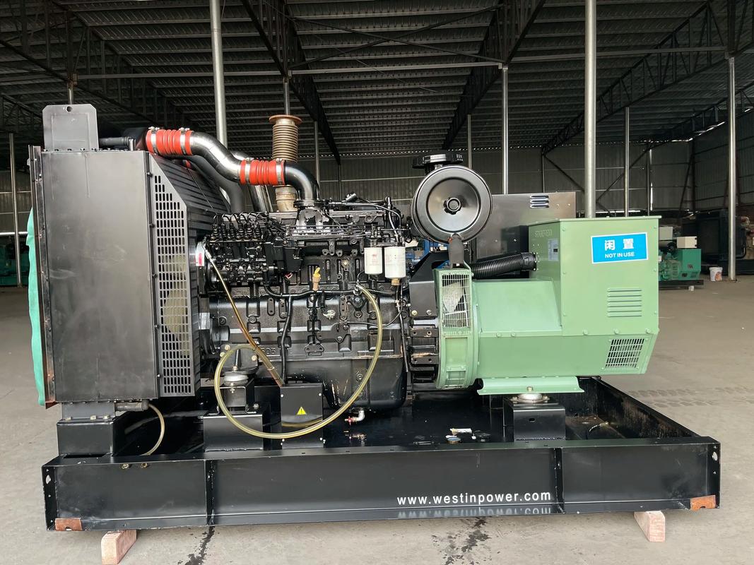 康明斯發電機實拍 可靠動力源與紡織品遮篷的創新結合